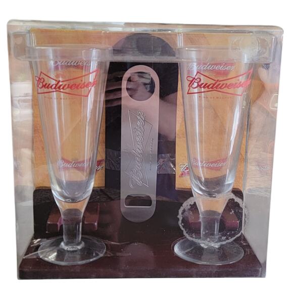 Budweiser Wooden Bar Stand & 2 Pilsner Glasses Bottle Opener 2006 Gift Christmas - Picture 1 of 9